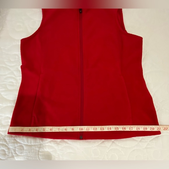 Land’s End Women’s Medium Red Fleece Vest - Picture 9 of 10